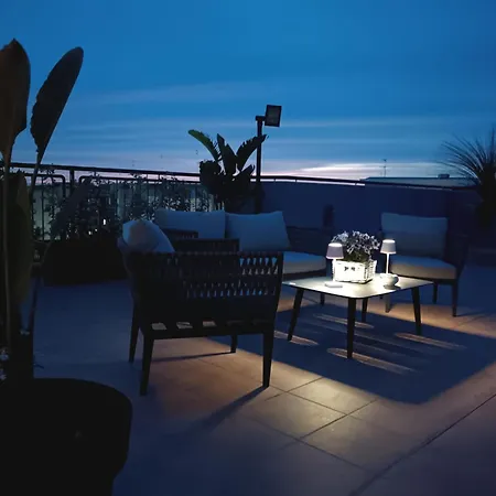 Atticocinque باري