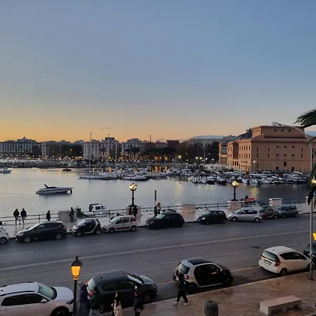 Atticocinque アパート